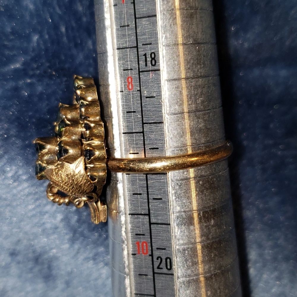 Unusual Grape Style ring - Picture 4 of 8